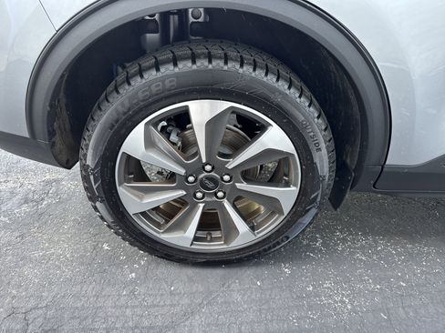 Used 2024 Ford Escape Platinum image 41