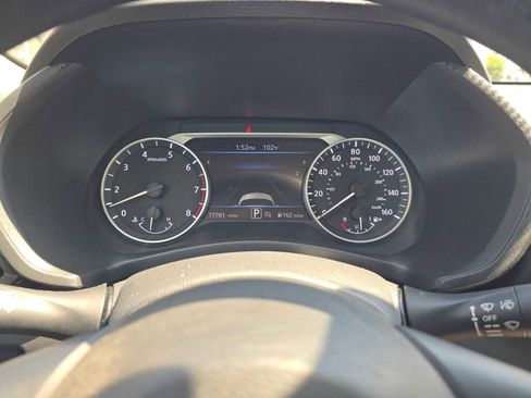 Used 2024 Nissan Sentra SV image 25