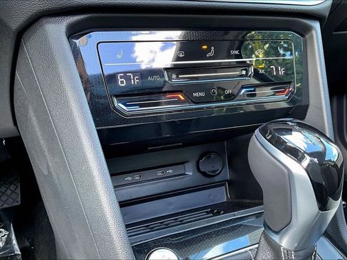 New 2026 Volkswagen Taos SE image 13