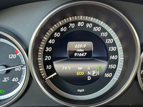 Used 2014 Mercedes-Benz E 350 4MATIC Sedan image 36