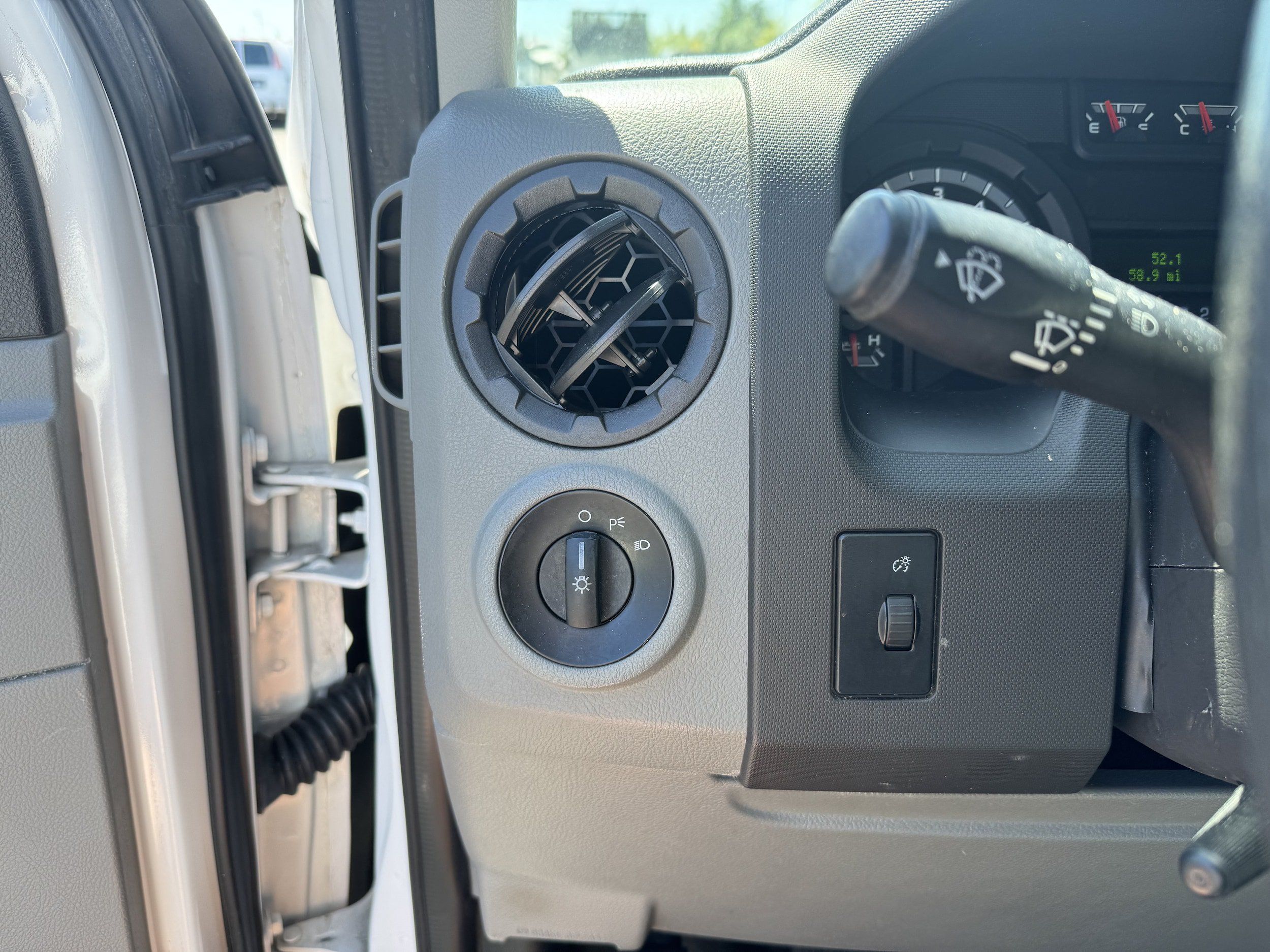 Used 2013 Ford E-350 and Econoline 350 Super Duty w/ PWR Group RWD image 21