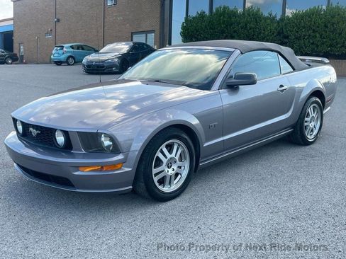 Used 2006 Ford Mustang GT RWD image 3