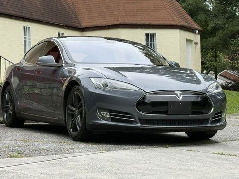 Used 2013 Tesla Model S RWD image 3