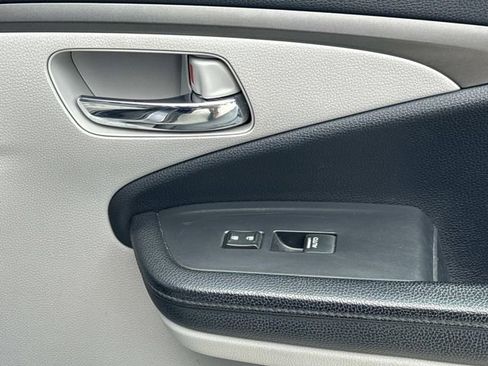 Used 2017 Honda Pilot EX-L image 14