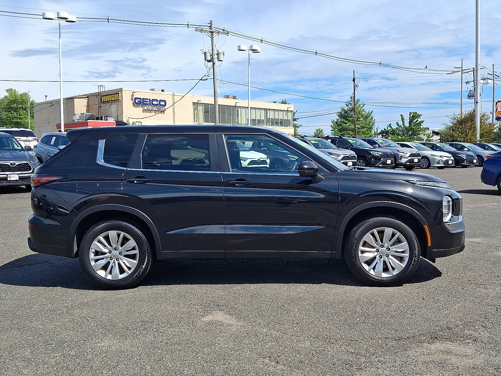 Used 2025 Mitsubishi Outlander ES AWD/4WD image 8