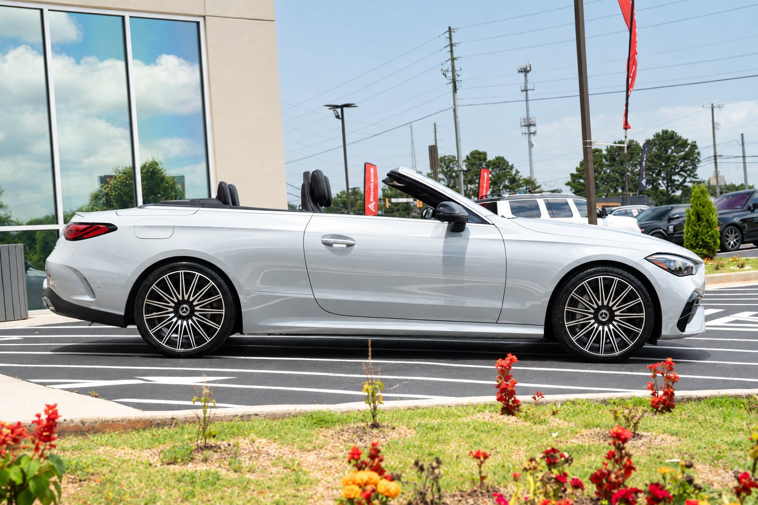 Used 2024 Mercedes-Benz CLE 450 4MATIC Cabriolet w/ Driver Assistance Package image 5