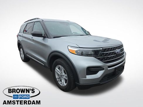 Used 2023 Ford Explorer XLT AWD/4WD image 1