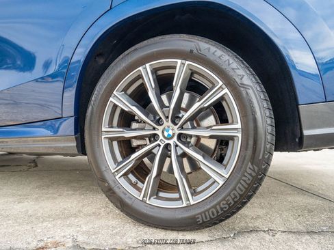 Used 2022 BMW X6 xDrive40i w/ M Sport Package image 44