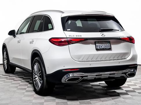 Certified 2026 Mercedes-Benz GLC 300 image 2