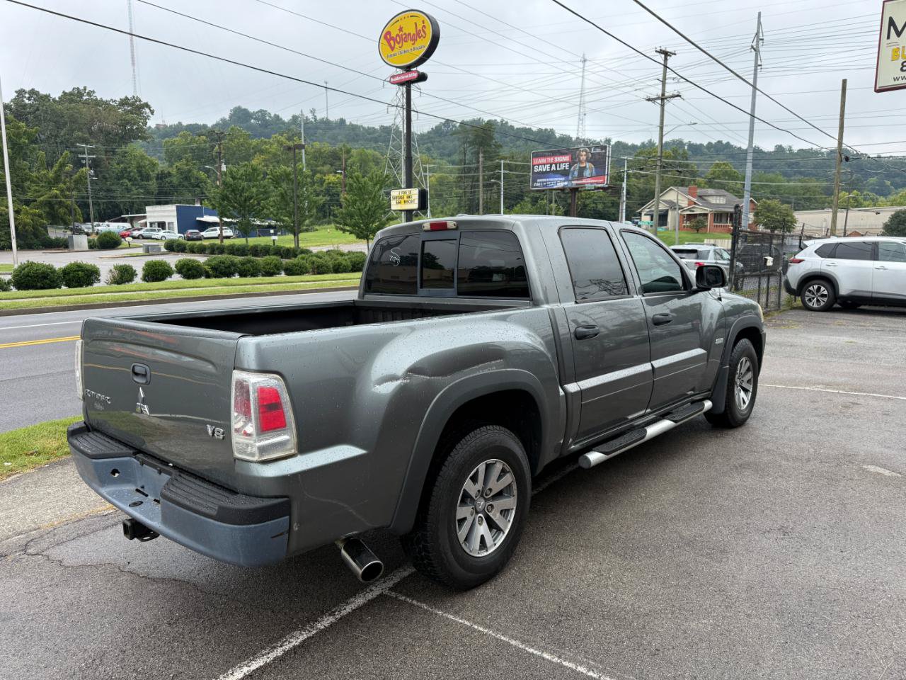 Used 2006 Mitsubishi Raider DuroCross RWD image 40