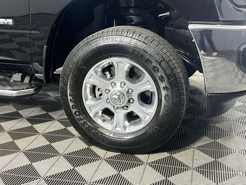 Used 2024 RAM 2500 Big Horn w/ Safety Group image 12