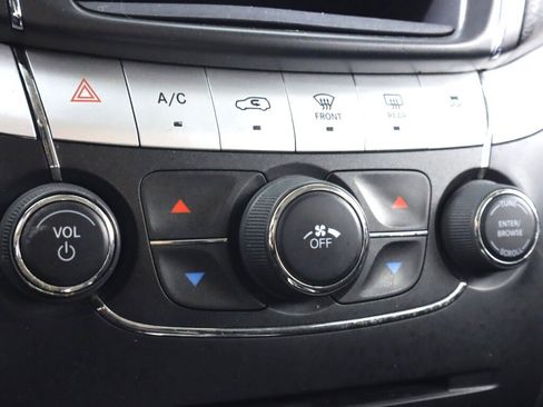 Used 2019 Dodge Journey SE w/ Connectivity Group image 20