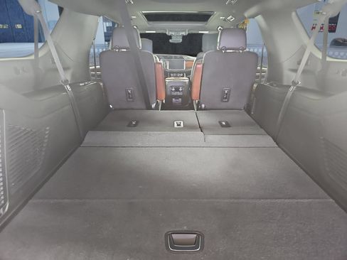 Used 2023 GMC Yukon XL Denali Ultimate AWD/4WD image 30