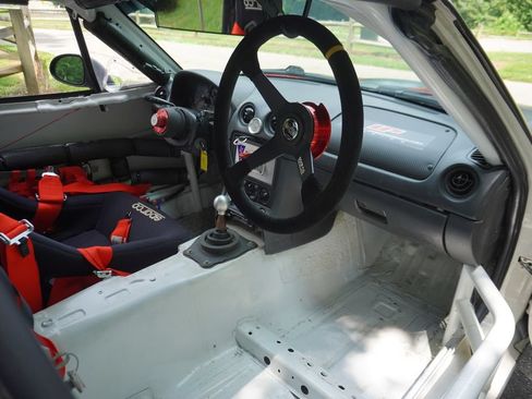 Used 1999 MAZDA MX-5 Miata RWD image 30