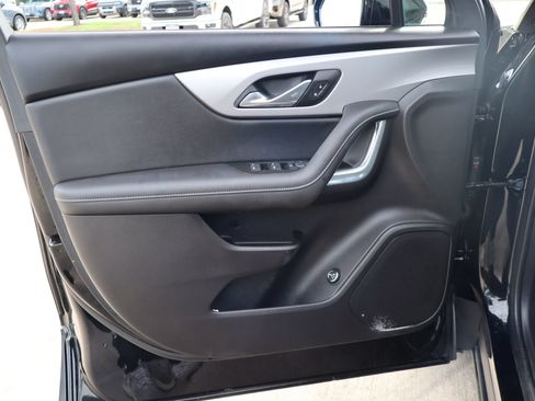 Used 2024 Chevrolet Blazer LT w/ Convenience Package FWD image 12