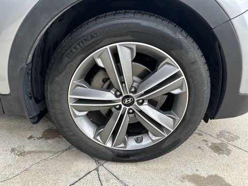 Used 2015 Hyundai Santa Fe Limited w/ Option Group 04 FWD image 18