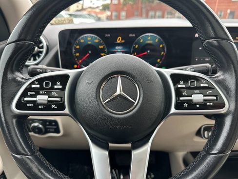 Used 2021 Mercedes-Benz GLA 250 image 26