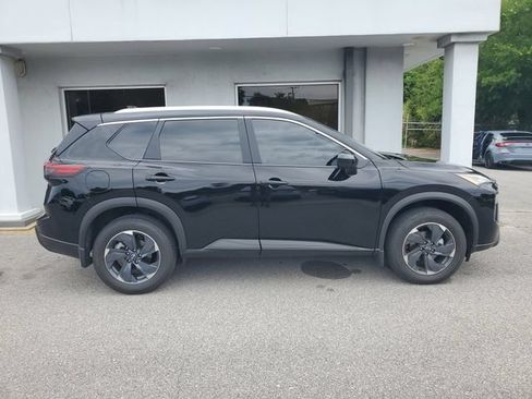 Used 2026 Nissan Rogue SV w/ SV Premium Package FWD image 7