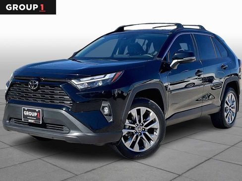 Used 2025 Toyota RAV4 XLE Premium image 1