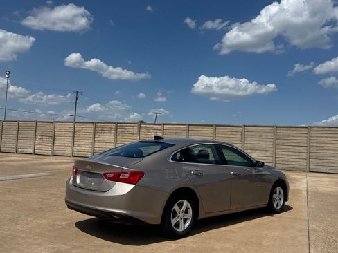 Used 2025 Chevrolet Malibu LS FWD image 23
