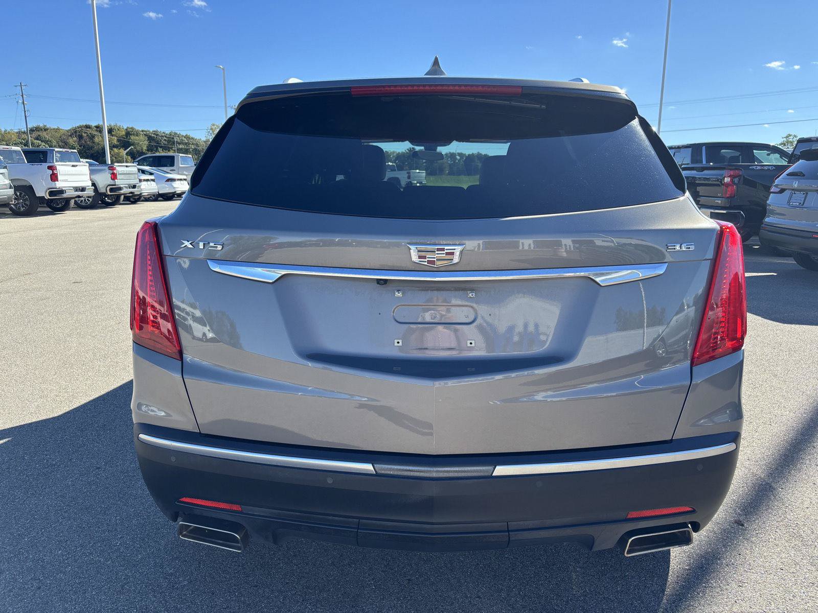 Used 2018 Cadillac XT5 FWD w/ LPO, Wheel Lock Package image 6
