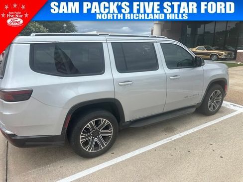 Used 2024 Jeep Wagoneer 4WD w/ Premium Group I image 6