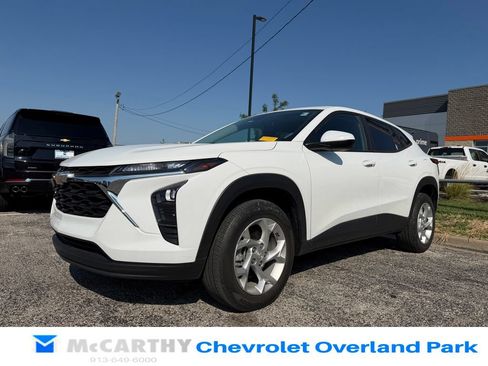 Used 2024 Chevrolet Trax LS w/ LS Convenience Package FWD image 7