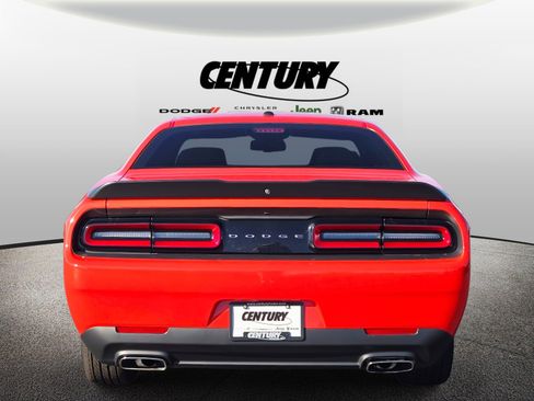 Used 2019 Dodge Challenger SXT w/ Blacktop Package image 5