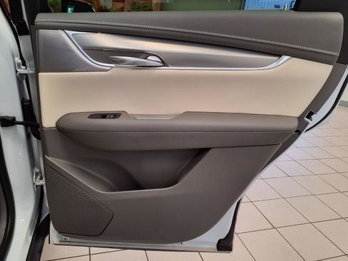 Certified 2025 Cadillac XT5 Premium Luxury w/ Technology Package AWD/4WD image 13