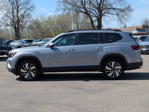 Used 2025 Volkswagen Atlas SE AWD/4WD image 6