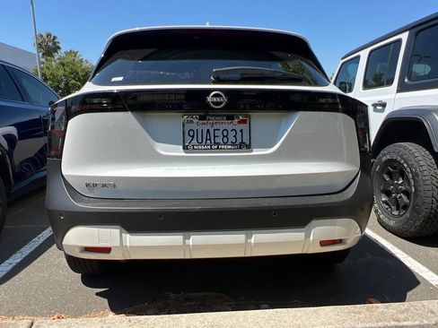Certified 2025 Nissan Kicks SV FWD image 6