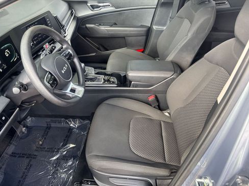 Used 2025 Kia Sportage LX FWD image 27