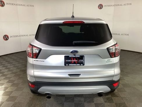 Used 2017 Ford Escape SE image 5