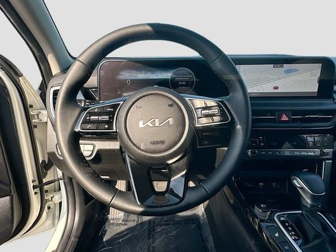 Certified 2024 Kia Seltos X-Line AWD/4WD image 11