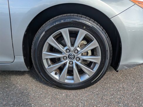 Used 2015 Toyota Camry XLE image 11