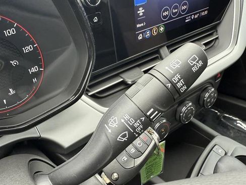 Used 2024 Chevrolet Trax RS w/ Driver Confidence Package image 28