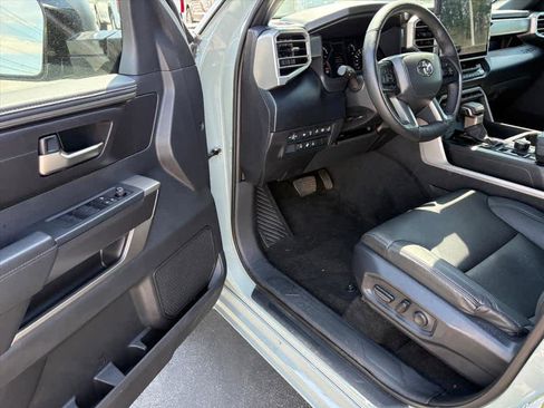 Used 2025 Toyota Tundra SR5 w/ SR5 Premium Package AWD/4WD image 19