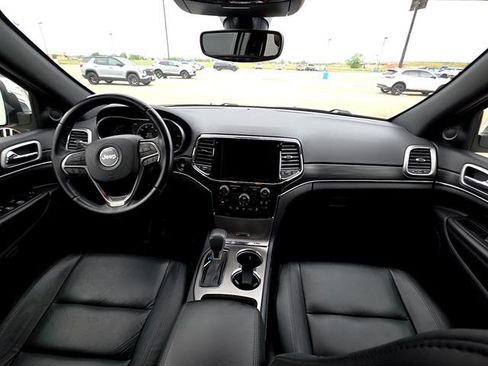 Used 2019 Jeep Grand Cherokee Limited image 16