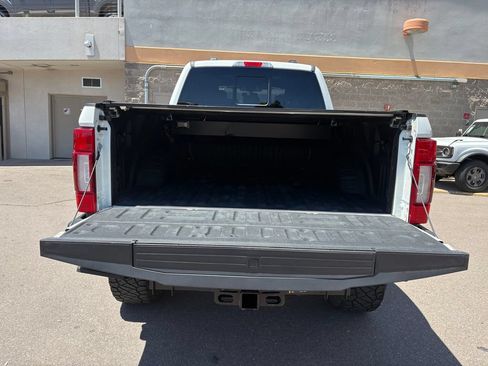 Used 2022 Ford F250 Lariat w/ Black Appearance Package AWD/4WD image 28