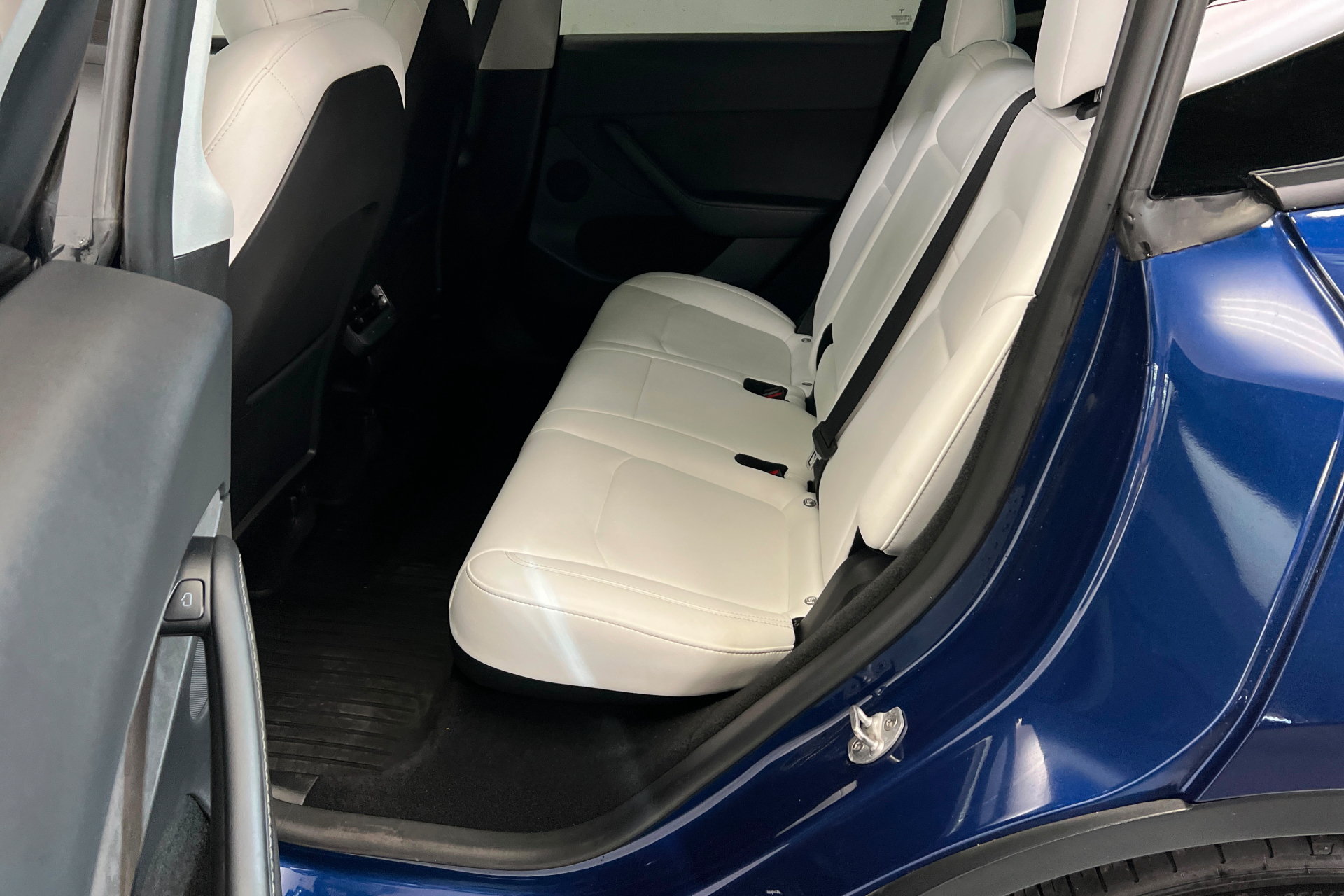 Used 2023 Tesla Model Y Performance AWD/4WD image 22