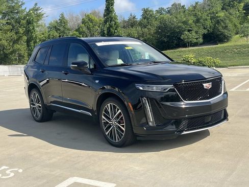 Certified 2023 Cadillac XT6 Sport w/ Technology Package AWD/4WD image 7
