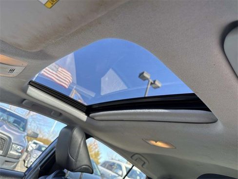 Used 2018 Toyota Prius Three image 16