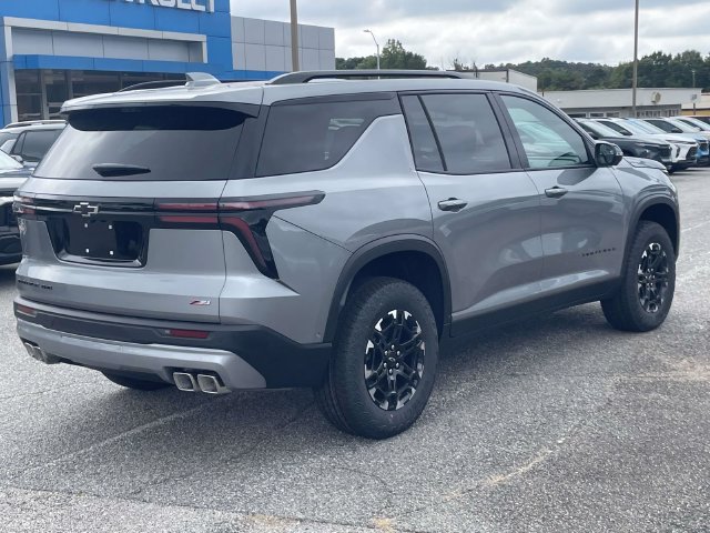 New 2027 Chevrolet Traverse Z71 w/ Enhanced Driving Package AWD/4WD image 3