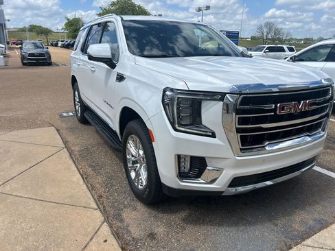 Used 2021 GMC Yukon SLT w/ SLT Luxury Plus Package image 4
