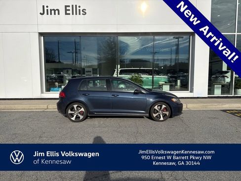 Used 2017 Volkswagen GTI SE image 1