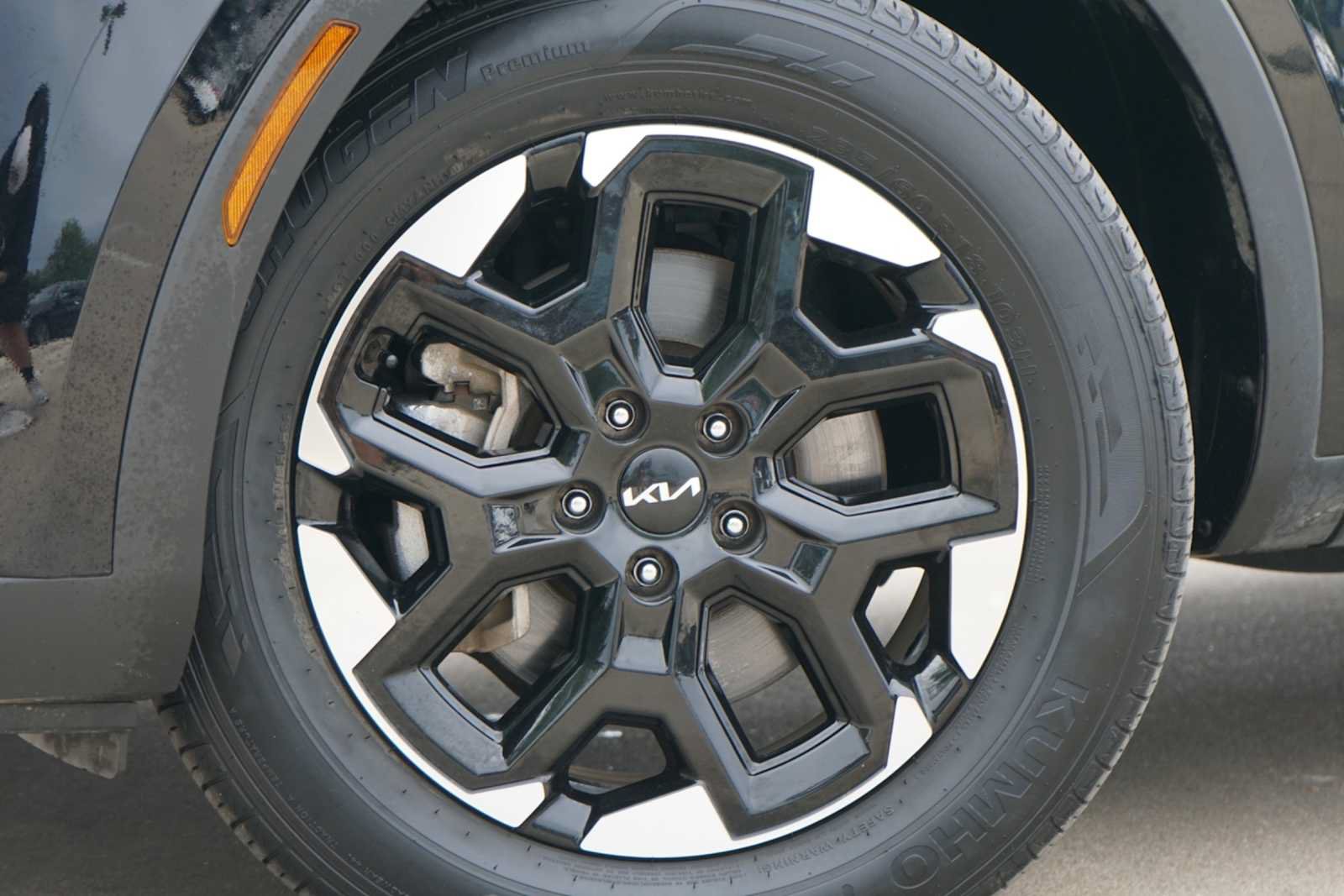 Used 2024 Kia Sorento S FWD image 2