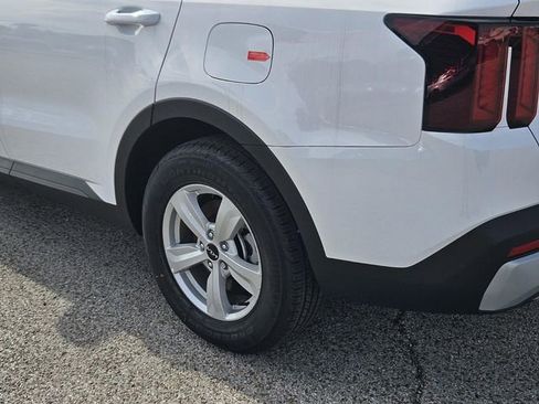 New 2026 Kia Sorento LX FWD image 6
