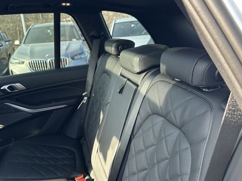 Used 2026 BMW X5 xDrive50e w/ M Sport Package image 30