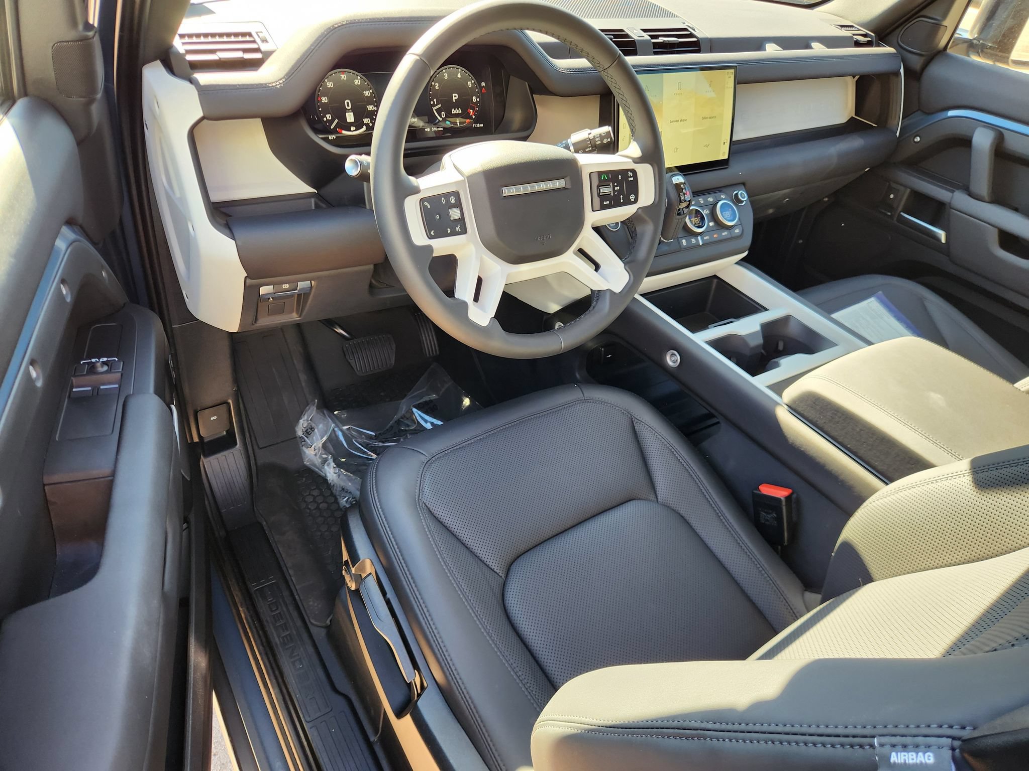 Used 2025 Land Rover Defender 90 S AWD/4WD image 14