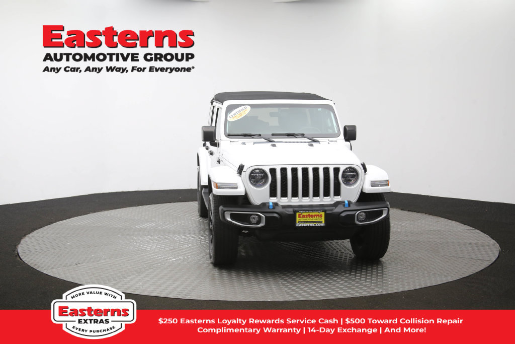 Used 2022 Jeep Wrangler Unlimited Sahara w/ Cold Weather Group AWD/4WD image 54